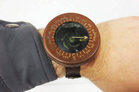 Vintage WW2 Army Wrist Compass 60mm by Taylor, USA Paratrooper, Bakelite, Works